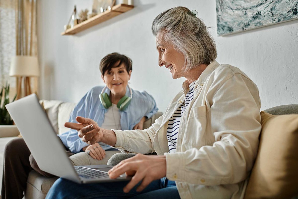 seniors-helping-seniors-ai.jpg