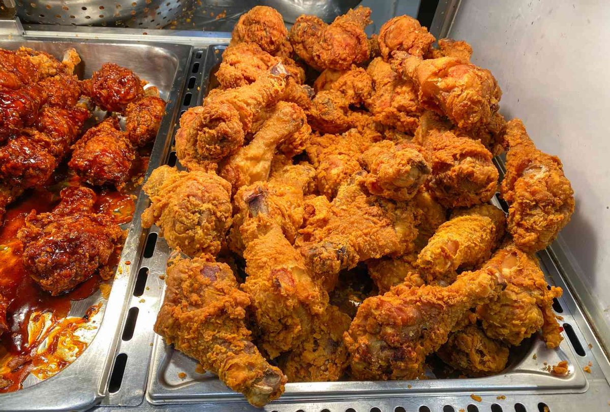 Whats-the-Deal-With-Walmarts-Hot-Bar-FT-BLOG0924-b7fda0be64044de389b4722e72a98bc1.jpg