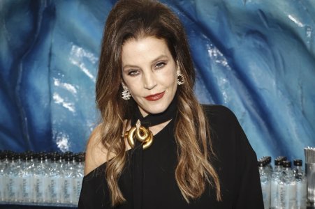 230112-Lisa-Marie-Presley-ew-313p-143a12.jpeg