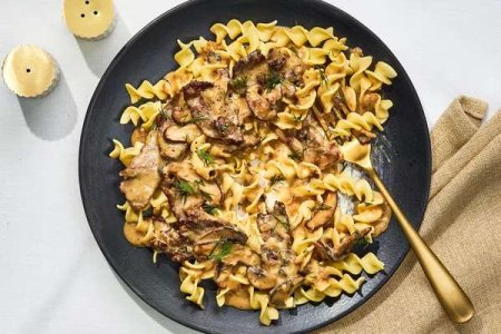 compressed-RS1224DINN_0832_Weeknight-Beef-Stroganoff_preview-d72ff0deb27444b8b4691a2deb1b141a.jpeg