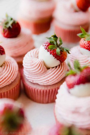 homemade-strawberry-cupcakes.jpg