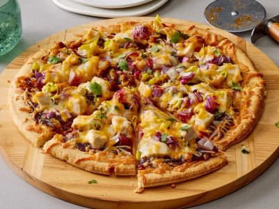 AR-24878-bbq-chicken-pizza-beauty-4x3-39cd80585ad04941914dca4bd82eae3d.jpeg