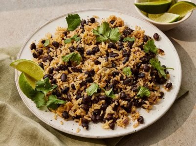 AR-15559-Black-Beans-and-Rice-ddmfs-4x3-f8461d6ea2eb4fc3b20dc2184d0fbe6e.jpeg