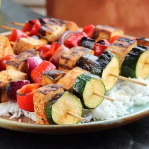 compressed-5153601-grilled-tofu-skewers-with-sriracha-sauce-Buckwheat-Queen-1x1-1-b18eec5e7e2...jpeg