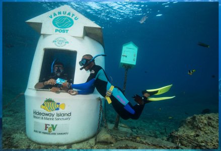 underwaterpost.jpg