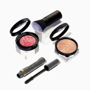 lg_daily routine bundle_natural finish full face kit_update jan 2025_v2_light_ecomm soldier.jpg