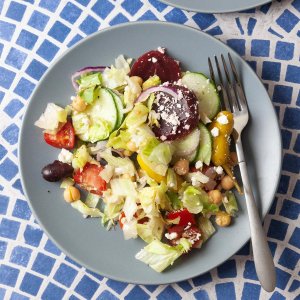 Detroit-Greek-Salad_EXPS_TOHD25_280467_SarahTramonte_6.jpg